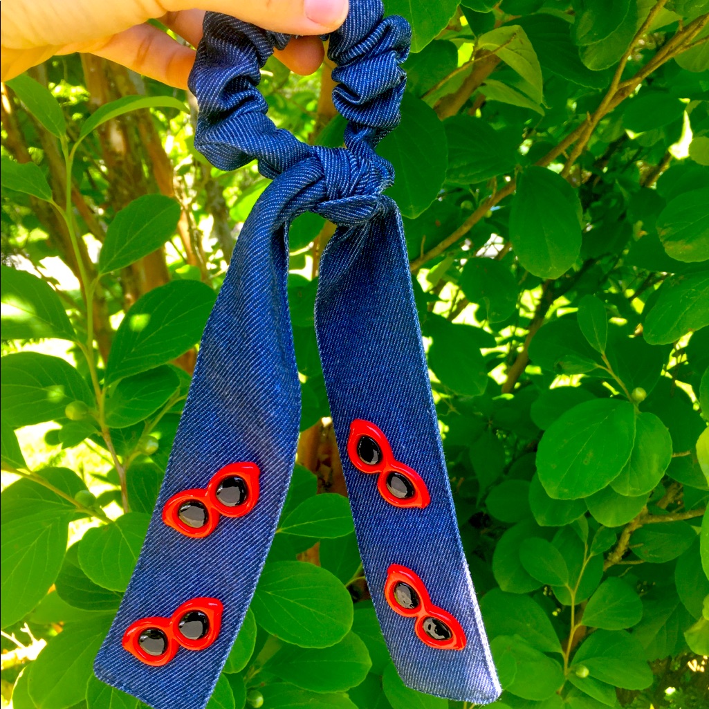 Denim Ponytail Holder With Sunglasses